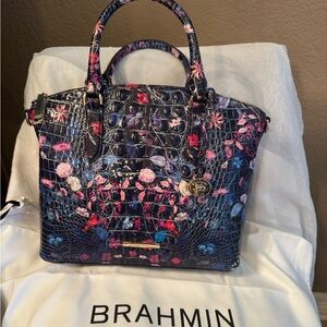 Brahmin medium purse new